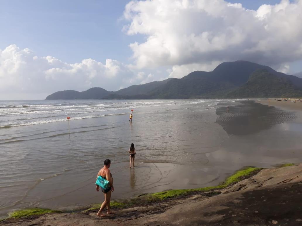 Casa em Peruíbe SP - Temporada - 800 Metros da praia com Wi-Fi Exterior foto