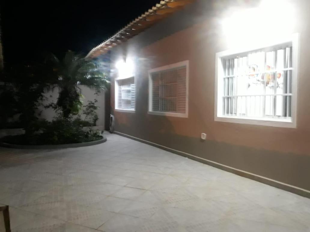 Casa em Peruíbe SP - Temporada - 800 Metros da praia com Wi-Fi Exterior foto